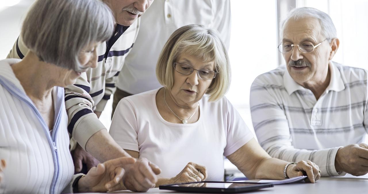 Iniciativa de Educación y Alfabetización sin Costo para Personas de la Tercera Edad